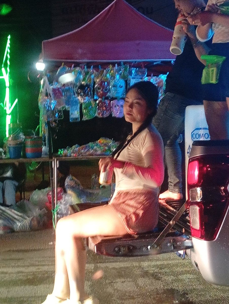 ขับรถผ่านทำไมน้องถึงไแ้น่ากระแทกจัง
#สวิงกิ้งบ่อวิน