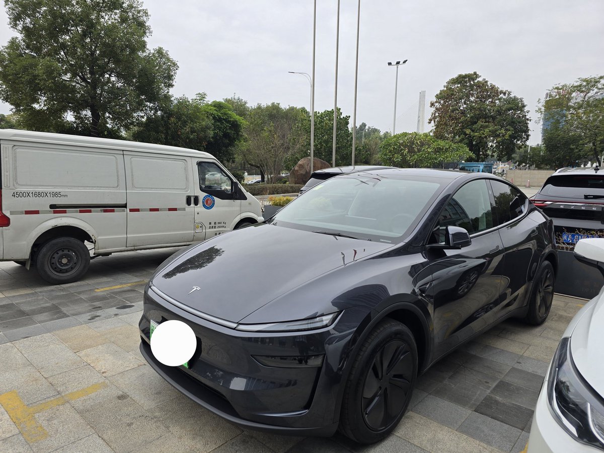 laideqing6's tweet photo. @elonmusk 希望中国fsd包月定制开始应用 https://t.co/tnepBRjM3k