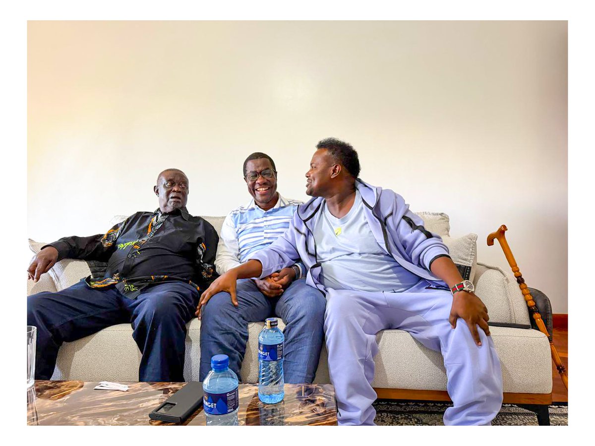 Kotsocha_ke's tweet photo. Super ODM mobilizer Oketch salah today with Super CS Opiyo wandayi as they welcomed ODM party leader Oburu back from London.
Expect high Voltage politics https://t.co/FpuwMFzQlh