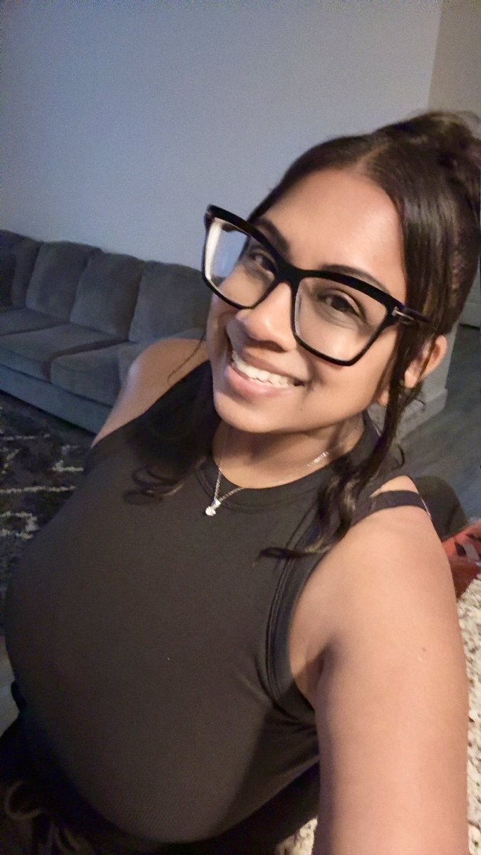 MelC930's tweet image. Happy Saturday 🖤🖤🖤 
Make the most out of your day ☀️ 

#glowing ✨ 
#growing 🖤