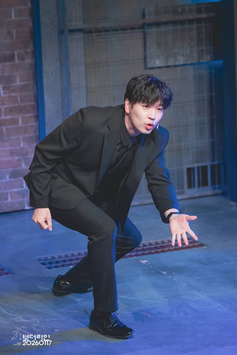 iian VIOLET tweet media