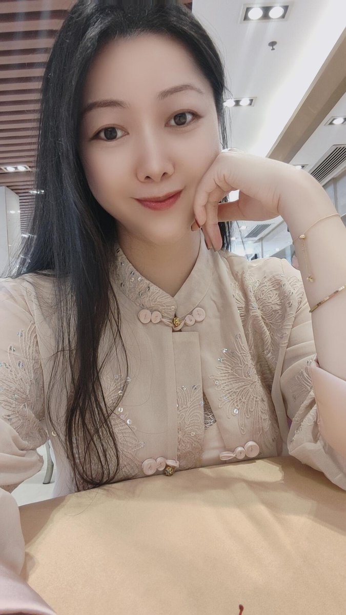 反差曉秋『國小老師』 tweet media