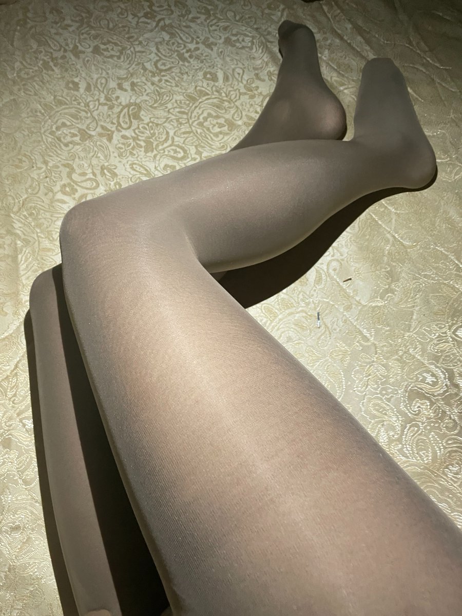 stockingtswhore's tweet photo. @ss15780 条件还行？ https://t.co/yE1P9Nf1dC