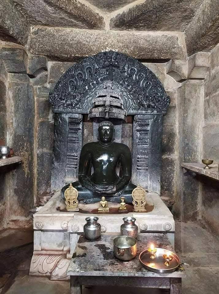 SpoorthiJain2's tweet photo. ಆದಿನಾಥ ತೀರ್ಥಂಕರರ ಜನ್ಮ ಕಲ್ಯಾಣದ ಶುಭಾಶಯಗಳು 

Happy Adinath Swamy Janma Kalyana

#Jainism #Jainisminsouth #jain #jainam https://t.co/EWrLHc52nR