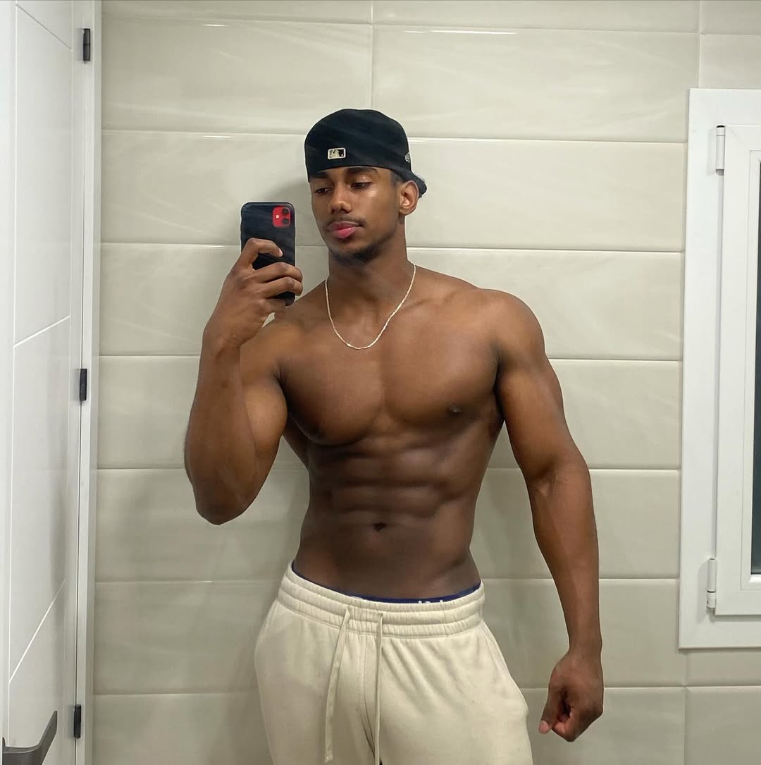 Magnus Adonis tweet media