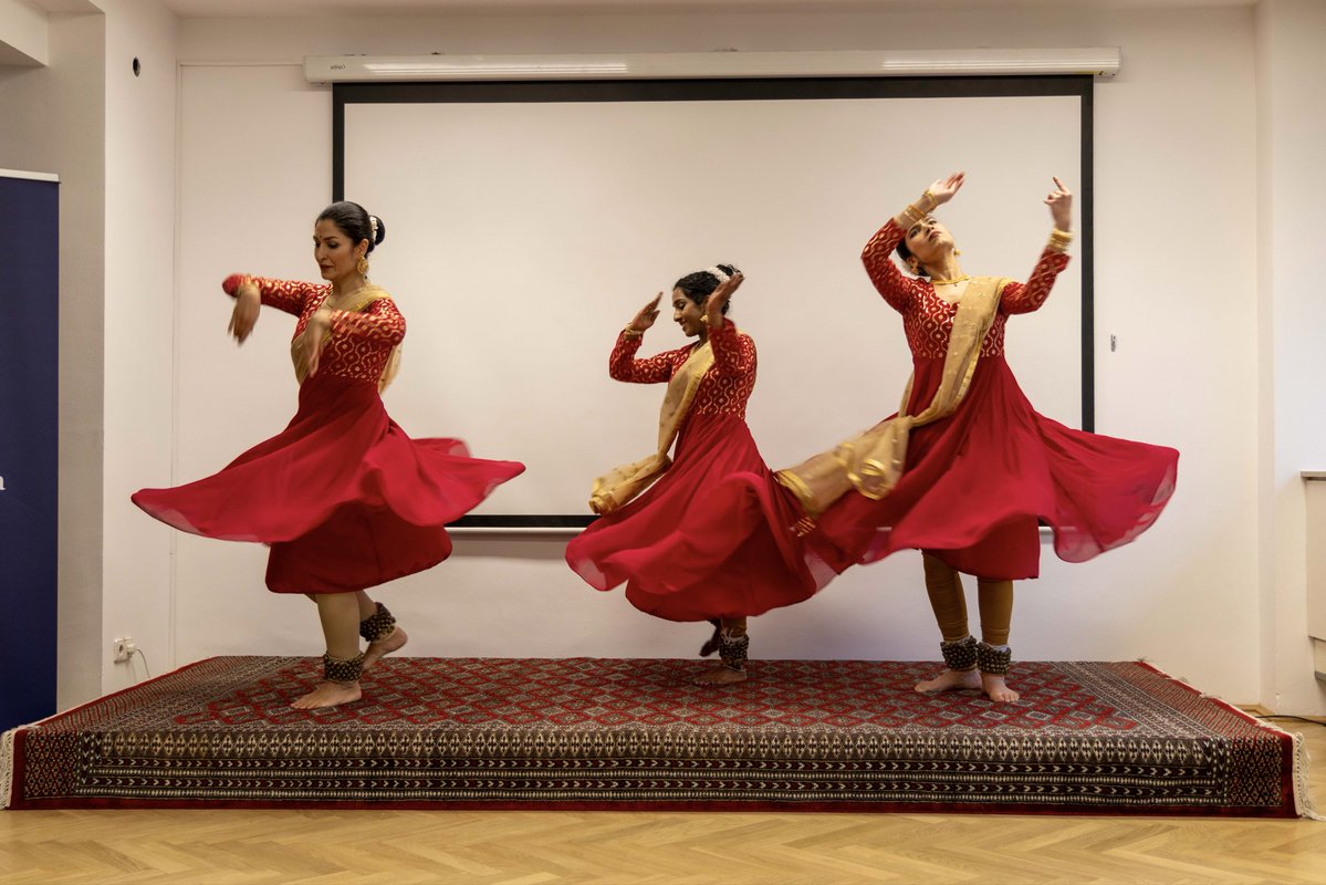 India in Austria tweet media