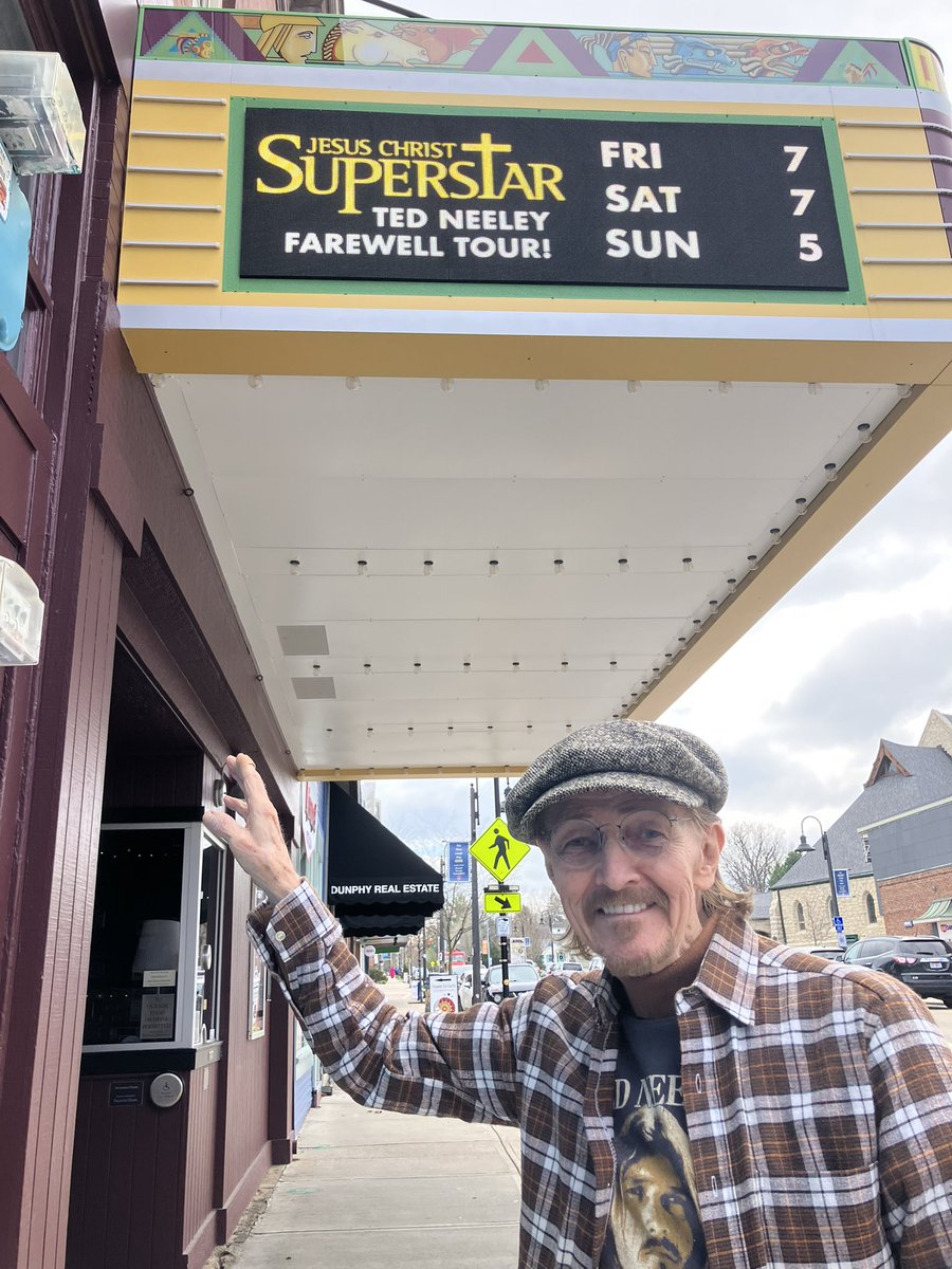 TedNeeley's tweet photo. I love a great old fashioned theater marquee!!!! 🍿🎞️📽️ https://t.co/y23vpSBR2T
