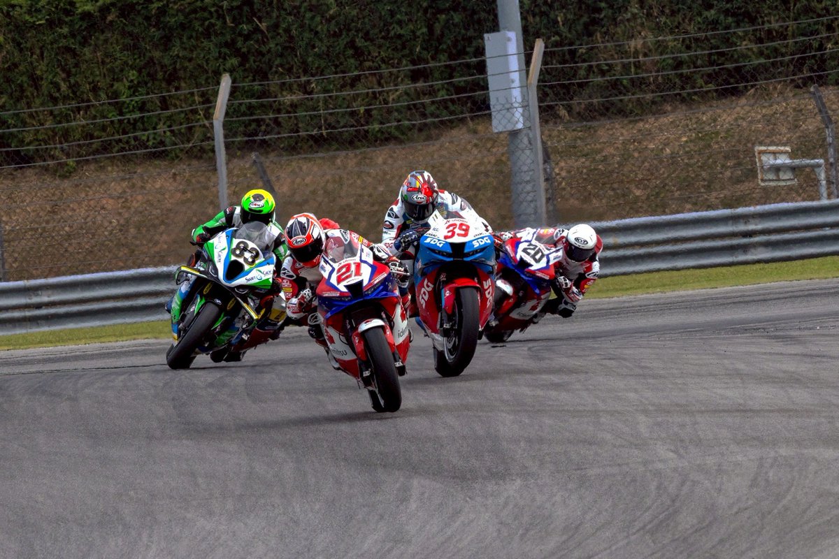 keito_abe01's tweet photo. Asia road race championship rd.1
in Malaysia🇲🇾
⁡
Qualify→p2
race1→p2
⁡
Don't give up✊
We will have a chance to win
Without losing concentration👀

#sdg  #harcpro  #arrc  #asb1000 #kushitani  #Araihelmet  #gcomfort  #首都高バトル  #mcd  #sfb https://t.co/eOGsISw6Pz