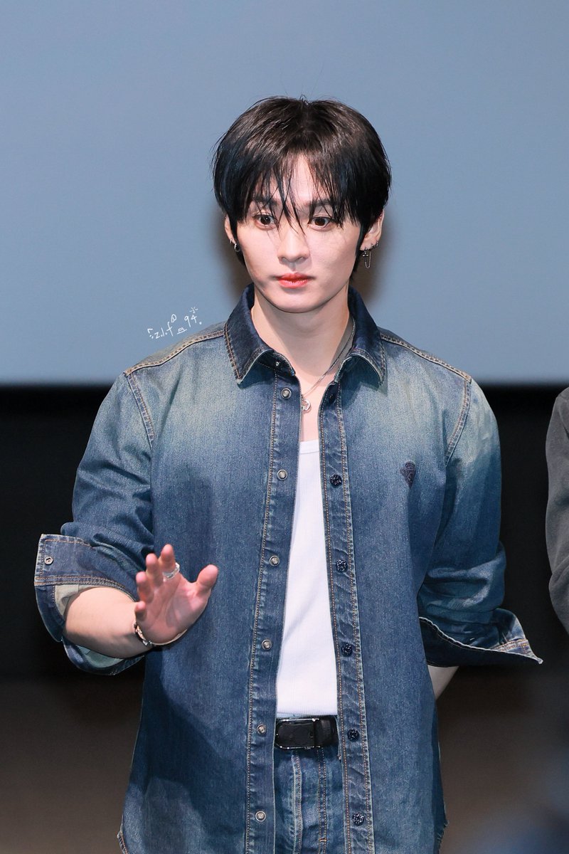 z.l.f_94 tweet media