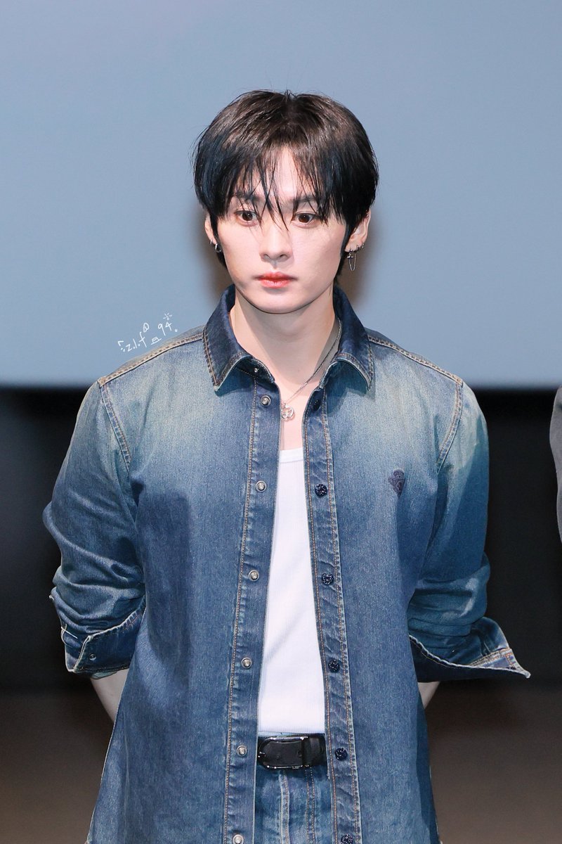 z.l.f_94 tweet media