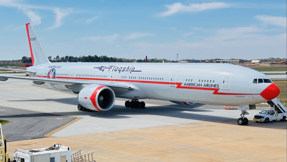 CLT Airport tweet media