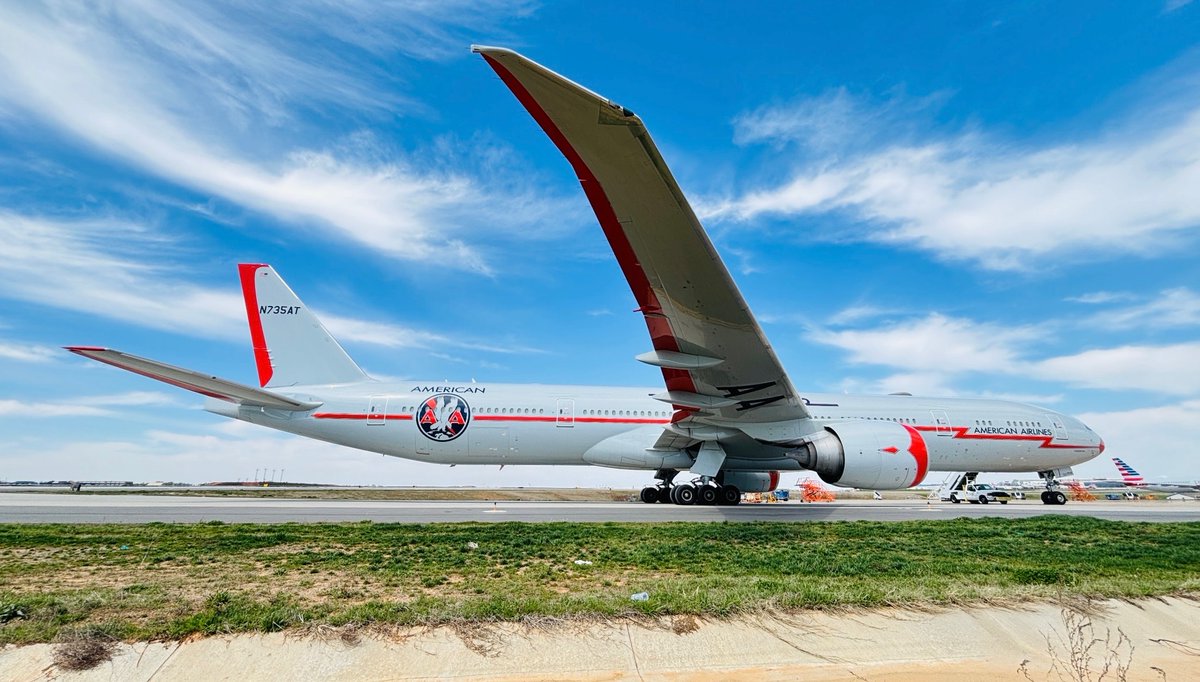 CLT Airport tweet media