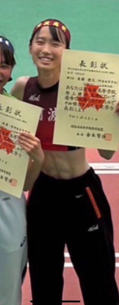 腹筋女子共有 tweet media