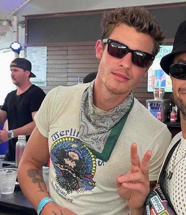 wonzdvr's tweet photo. ai cansei de fingir que não falamos sobre o coachella viu ele tava um sabor delicioso não tem como superar https://t.co/3Q1ZOXq375