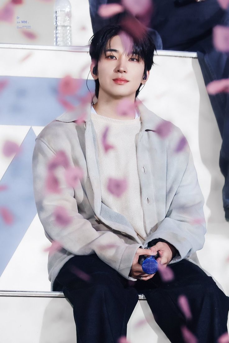 hourly wonwoo tweet media