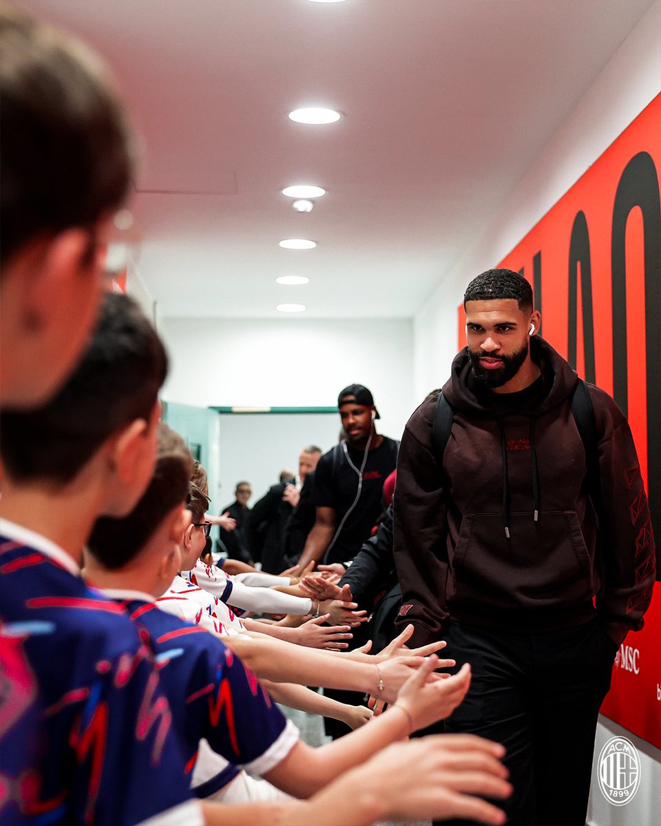 AC Milan tweet media