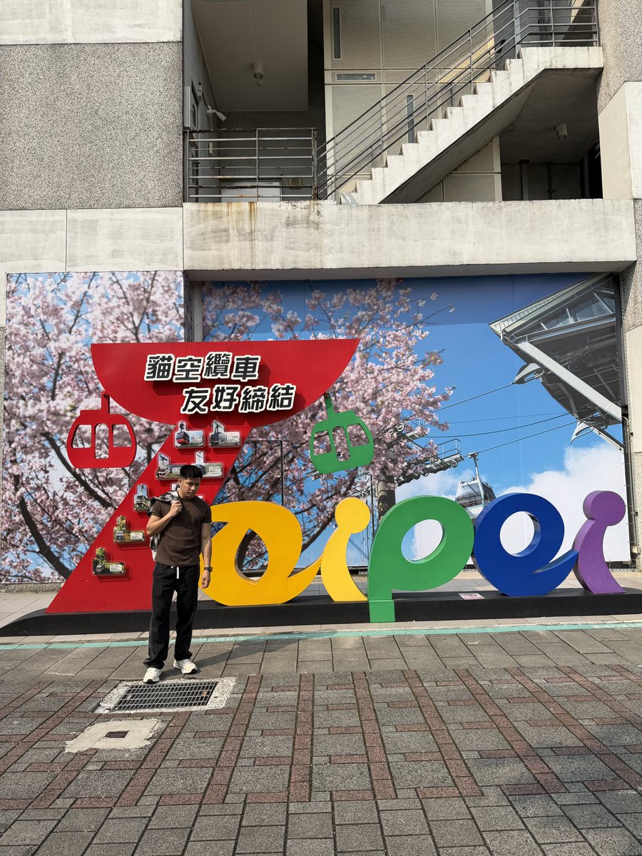 jickson0326's tweet image. Picture muna bago sumakay 😆

#Taiwan #Taipei #MaokongGondola #TravelTaiwan #WaitingGame #TravelVibes #ExploreTaiwan #TravelGram #Wanderlust #SoonUpThere #TravelReels #VacationMode