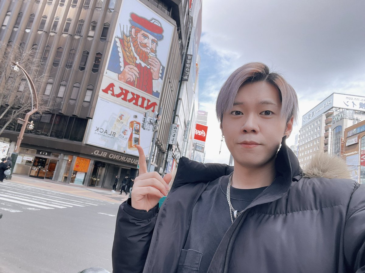 むらこしれん tweet media