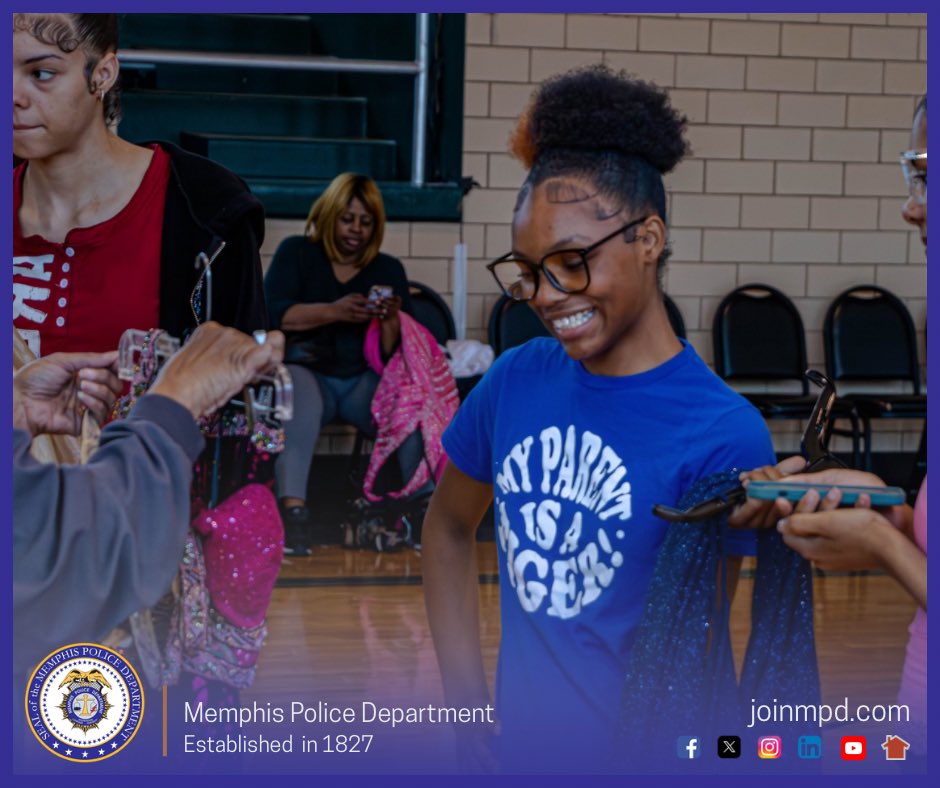 MEM_PoliceDept's tweet image. Yesterday was amazing! We had so many students getting ready for prom. 

We’re here until 2 PM today at 254 South Lauderdale. Come see us and find your look! 

#PromCloset #Prom2026 #MemphisPoliceDepartment