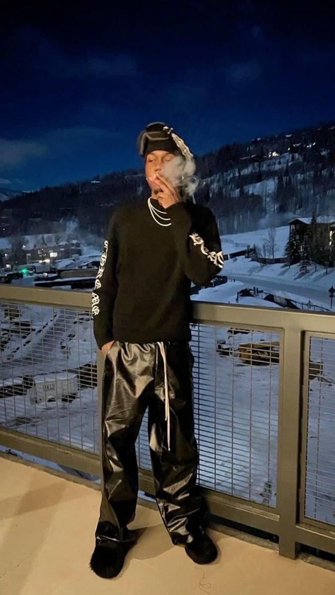 letmeknowwwww tweet media