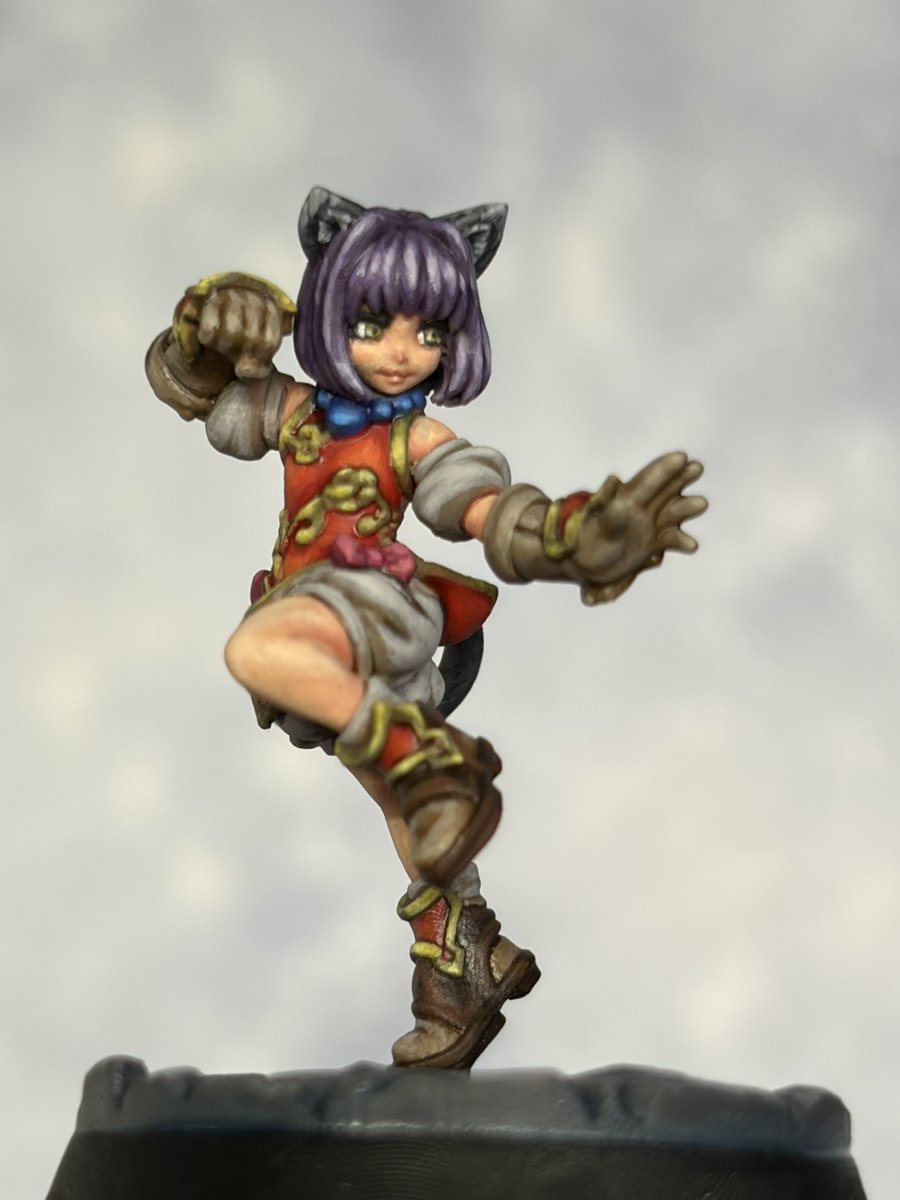 mizugiwanohito's tweet image. ULTRAZONE カンフー猫娘"花琳" 完成。

とゆーわけで2年ちょいぶりのペイント復帰第一弾((└(:3」┌)┘))
画像はiPhoneカメラ撮って出しで調整無し。小さ過ぎて照明角度とピントのバランス取れなかったので持ち手つけて手持ちで撮影。拡大してこの程度の粗なら合格かな。

#miniature
#dnd
#frostgrave