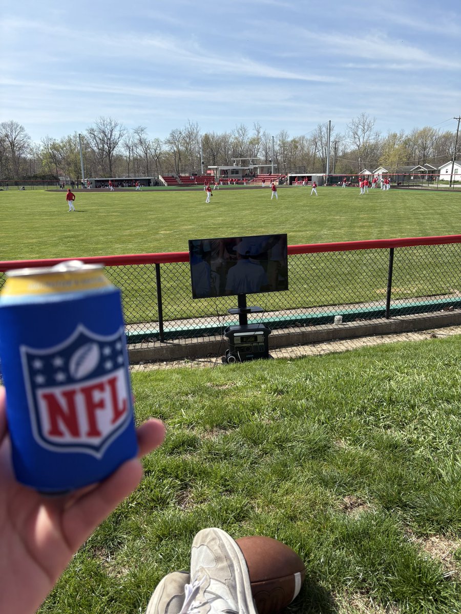 justgamble_'s tweet image. Gonna be an above average day. #JordanSpieth #Movingday