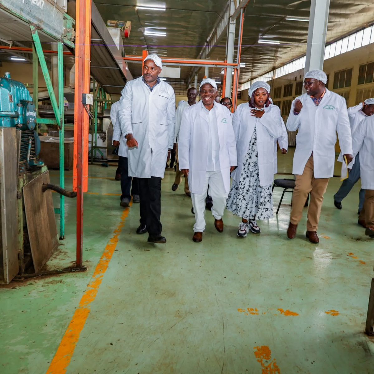 DrRonohpaul's tweet photo. By empowering factories with autonomy and modernizing their operations, we are laying the foundation for a more competitive, sustainable, and farmer-centered industry.
#MkulimaKwanza #TeaReforms #FarmerAutonomy #DeliveringThePlan
@kalromkulima
@KenyaNewsAgency @KTDAHoldingsLtd https://t.co/r7z1KXxIaT