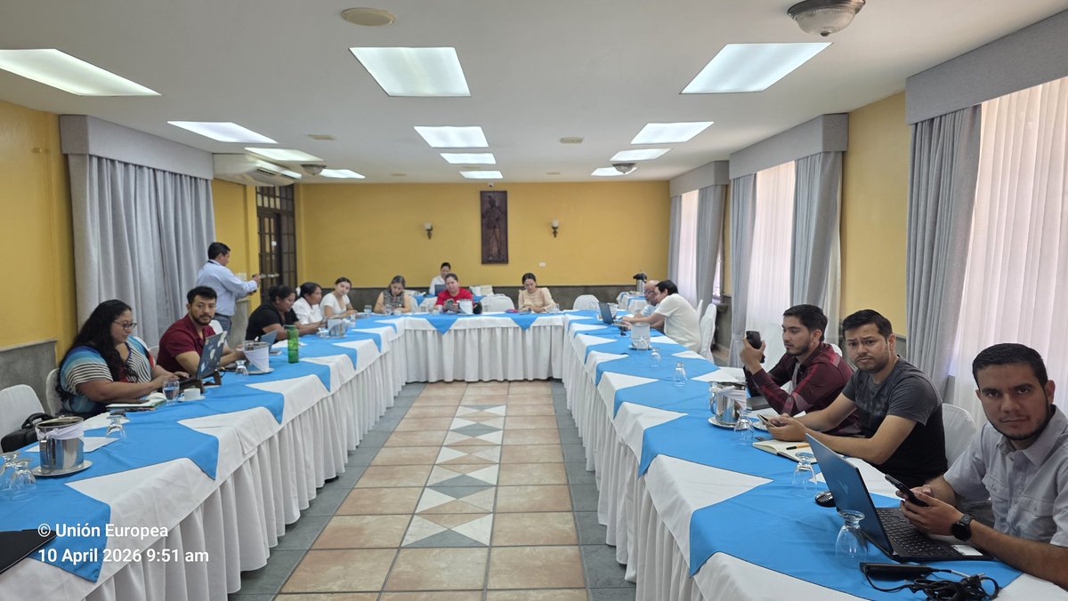 MACH2_UE's tweet photo. 📍10 de abril, estuvimos en Santa Rosa de Copán con @AsonogOficial durante la certificación de los talleres de "Transformación Digital" que se impartieron a organizaciones de sociedad civil (2025-2026), gracias al financiamiento de la Unión Europea 🇪🇺. https://t.co/0WPQrKnmsh