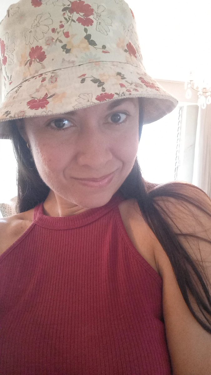 karelisjvc's tweet image. 🐾1️⃣1️⃣ Abril 2️⃣0️⃣2️⃣6️⃣🐾
Sábado...

...de paseo con ella, la Perla del Caribe, ¡Perlita! 😜🥰🐩💞
¡Buenos días! 🤗🍬🌲🌴
#LetsGo 🪶
#mypet #mydog #cute #love