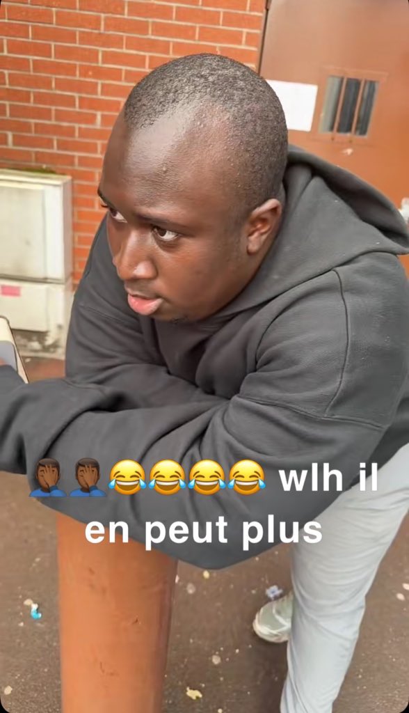 <a href="/pili_230/">Love Sosa 🤰🏾</a> les noirs toujours ds questions sur le sexe