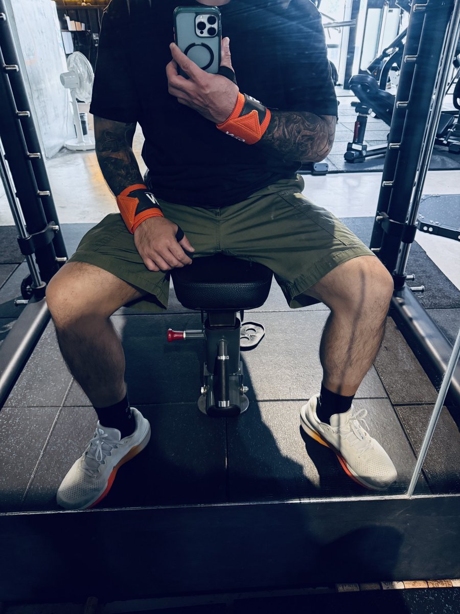 貳參參零 tweet media