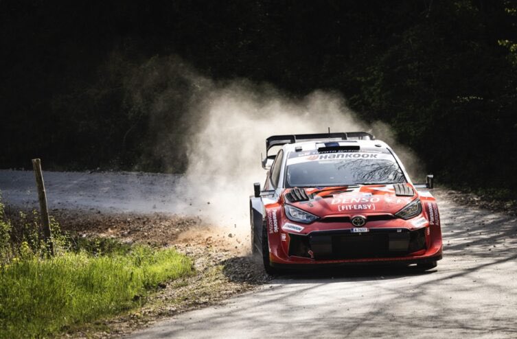 oudkerk30's tweet image. WRC Rally de Croacia – Tarde del sábado hasta SS15 / Thierry Neuville (Hyundai i20N Rally1) toma la delantera durante la SS14 tras una serie de pinchazos de sus rivales. Nota: diarioautomotor.blogspot.com/2026/04/wrc-ra… #WRC2026 #Croacia2026
