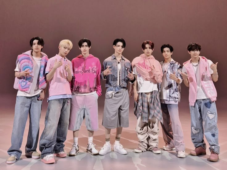 MOTOREES 🗣📢
La fanbase ha anunciado que por el momento nos quedaremos con los mismos tags por hoy 👇🏼
#Go_Big_With_SevEn
#Engenes_Deserves_Clarity

Tengamos paciencia a las organizaciones y avisos que nos den después, por ahora sigamos organizados con estos 🙇🏽‍♀️