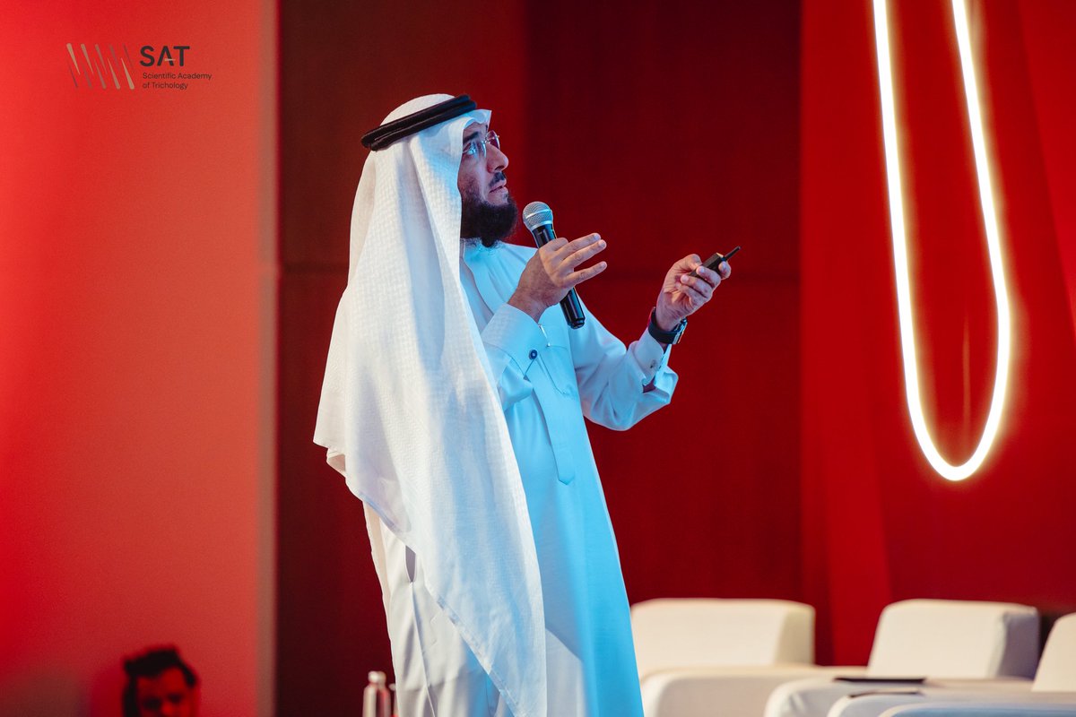 SAT_Academy2025's tweet photo. Exploring alopecia areata, Prof. Abdulmajeed Alajlan offered critical clinical perspectives and emerging approaches in trichology ✨ 

#SAT2026 #trichology https://t.co/1jvJk8rXia