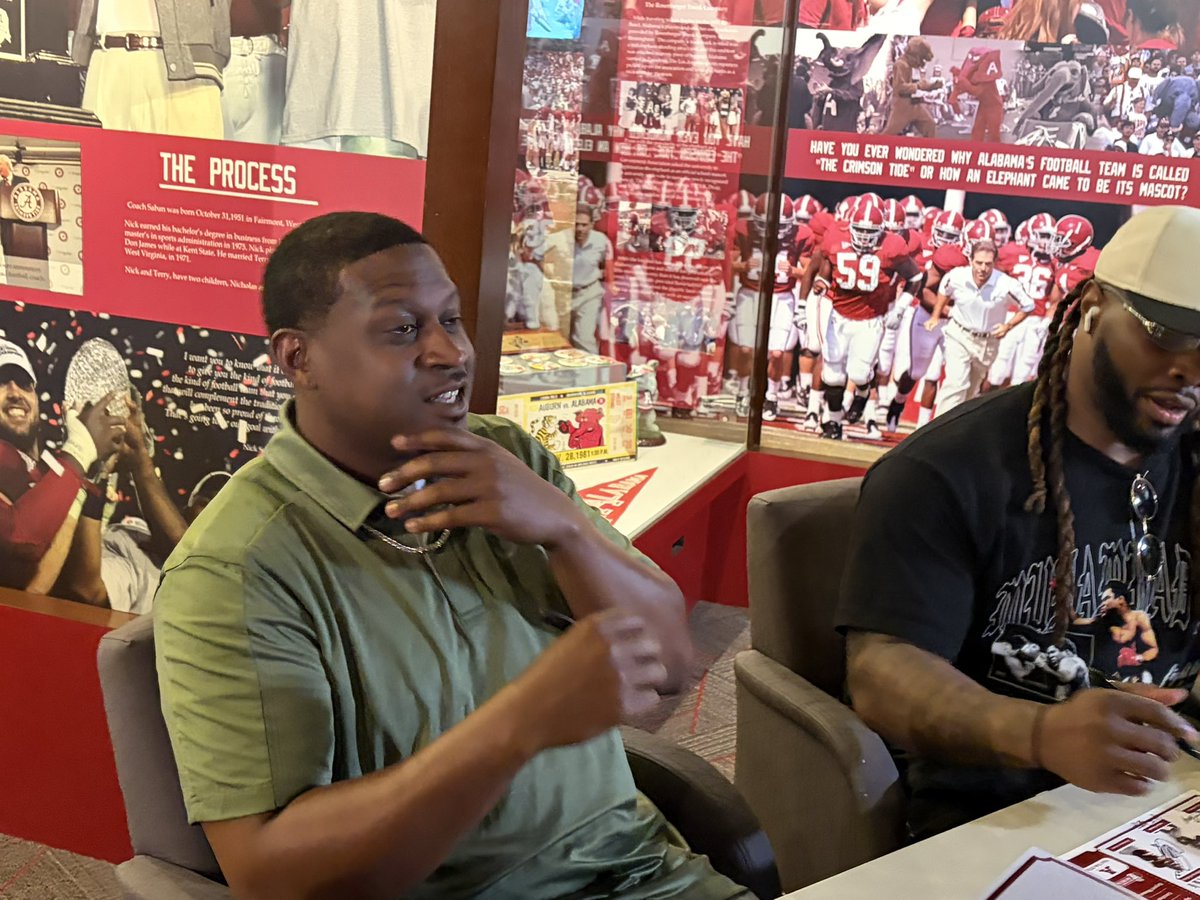 TheBamaStandard's tweet image. Alabama legends @blakesims, @Mazeboy4, and Christion Jones are hanging out with us at @bryantmuseum! 🔥

#CollegeFootball #RollTide #BamaFactor