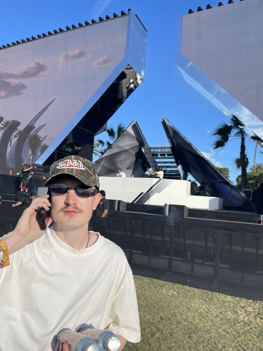 Computah make the speakers fall at John summit