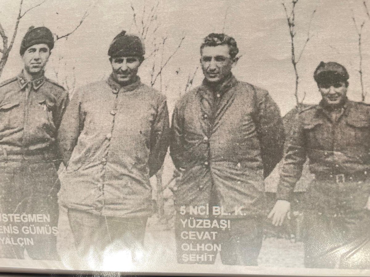 tugrulnecmettin's tweet photo. Şehit Yzb. Cevat Olhon 11 Nisan 1951
75 yıl önce bugün 1. Türk Tugayında şehit oldu.
Sinnimni Muharebelerinde yaralandıktan sonra Tokyo Birleşmiş Milletler hastanesinde.
Silah arkadaşları ile beraber cephede.
Hakkında yazılanlar.
Mekanı cennet olsun. https://t.co/PqtclYTQ8Z