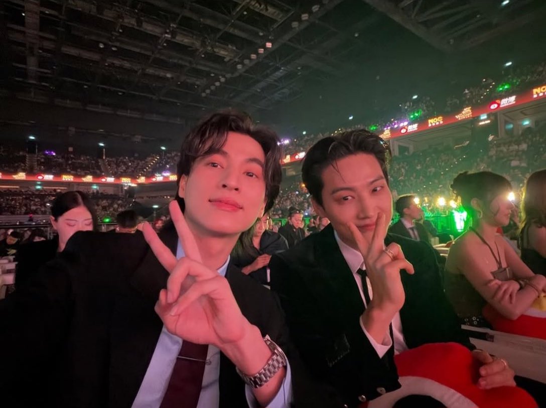 AAAAAA been into lakorn lately specifically dhevaprom so this means a lot to me 😭😭😭😭😭😭 MY HEARTTTTT JAYB AND GULF AAAA
