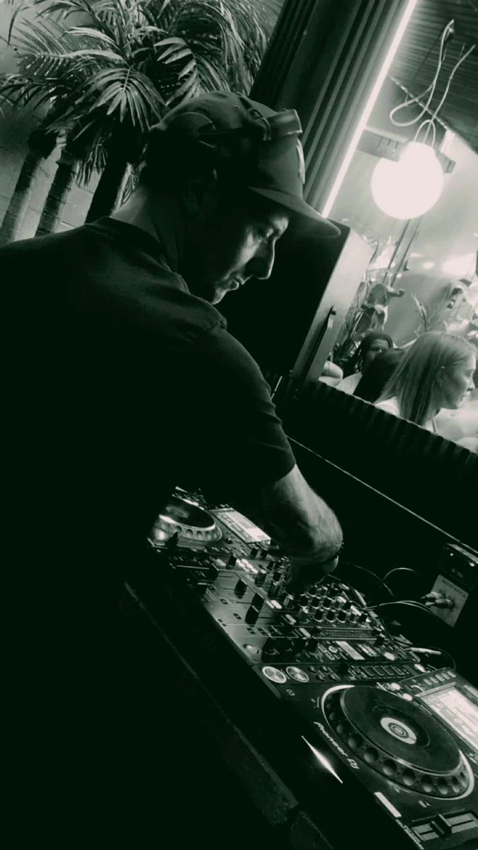stormdjs's tweet image. Book Kev Henry for your event and experience a master of genre-blending magic! 🎧 #OpenFormatDJ #PartyVibes #KevHenry
storm-djs.com/exclusive-djs/…