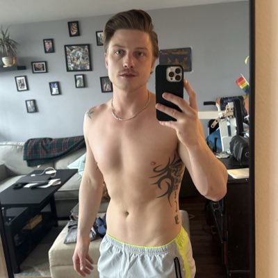 Logan Aarons 50%OFF tweet media