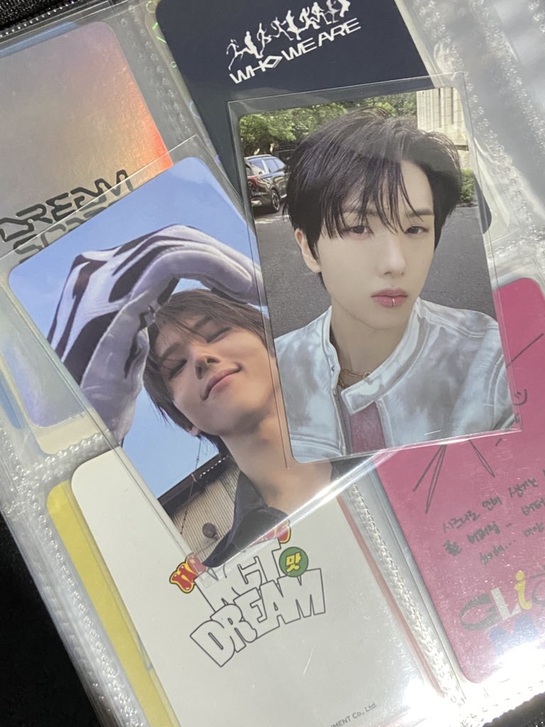 elle .◜◡◝ | #BOTH SIDES tweet media