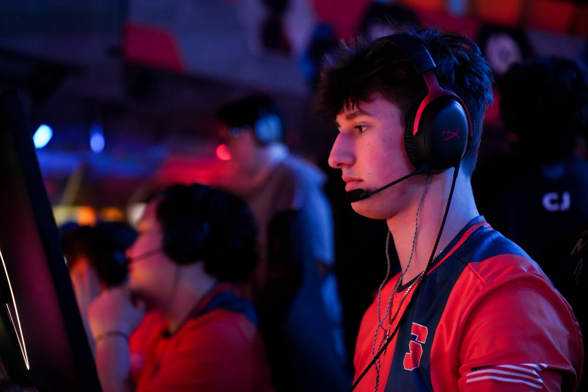 Cuse_Esports's tweet photo. Day 1 in the 📚. 4/4 teams still standing.

Day 2 action begins today at 3:00 EST.

🔗: https://t.co/JrkNL3sW0k https://t.co/dbbTgVSvRf