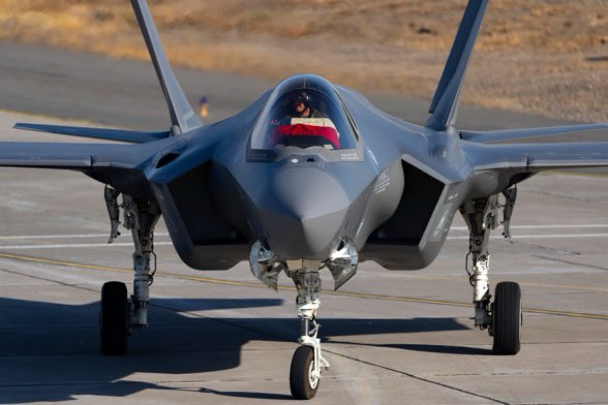 🚨 Está próximo a ser confirmado. Chile tendría lista la próxima adquisición: los F-35 q se sumarían a la flota de F-16 dejando a la FACH en una conexión brutal. Una maravilla que los pocos recursos se gasten acá y no en porquerías de ONGs ni pelotudeces de DDHH #Fidae2026