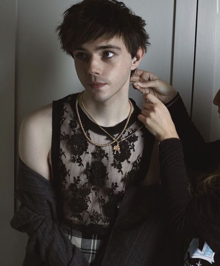 Zuzu 🦊🌹🪑 tweet media