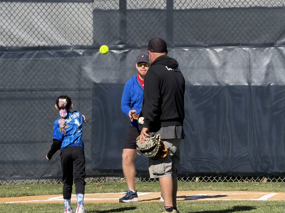 Christie Simon tweet media