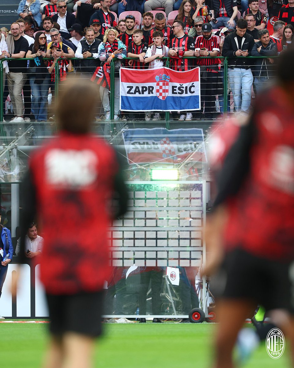 AC Milan tweet media