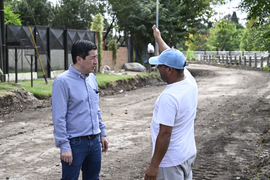 pulsoba's tweet photo. https://t.co/rlaCLKctAy
Nardini recorrió el avance de obra de pavimentación de la calle Estado de Israel
El intendente de @munimalvinas  supervisó el avance de obra de pavimentación que se lleva adelante en la calle Estado de Israel, entre Sucre y Cochabamba, https://t.co/tkQam9n5nx