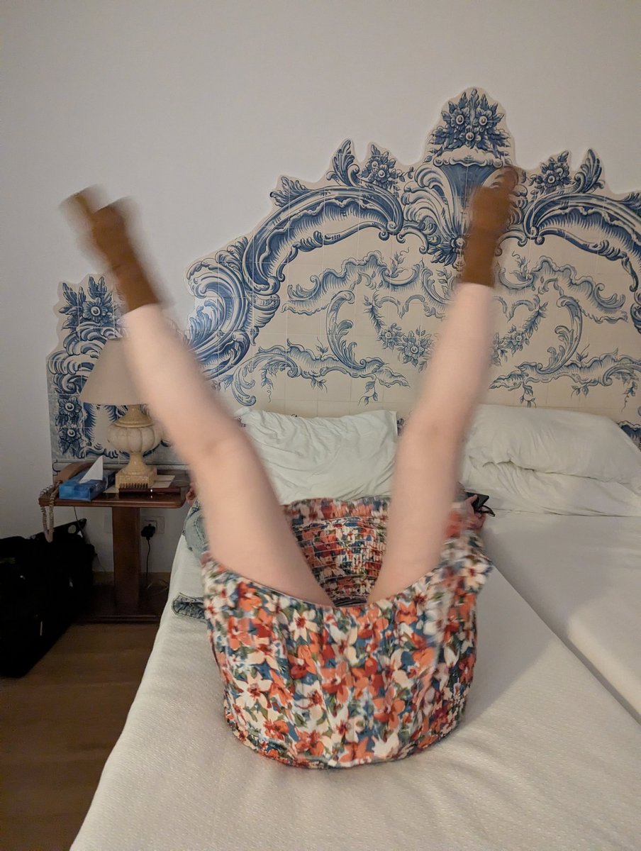 Alana Cowell tweet media