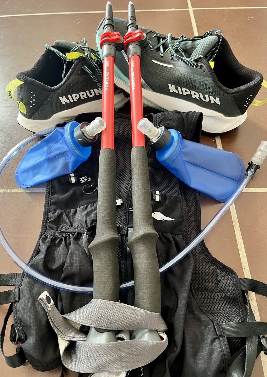 BeTournier's tweet photo. 🏃🏻 On y est : J-1 avant mon tout premier trail. 

Pas de pression, zéro ambition : je veux juste kiffer, kiffer… et kiffer. Et accessoirement, que mon ischio tienne jusqu’au bout.

Que la force soit avec moi ✌️

#trail #running #sport #lesmatelles #lirou https://t.co/THFBaGo7Bu