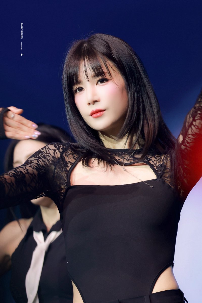 19910303net's tweet photo. 🌸 260411 #초롱 ( @Apinkpcr )

오늘의 롱이💕 

#에이핑크 #박초롱 #APINK #CHORONG https://t.co/j4CzLooA8z